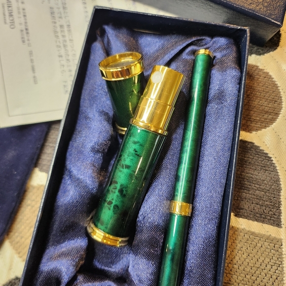 MIKIMOTO International Perfume refillable/ Lip Brush with pearls Vintage not use - Picture 4 of 10